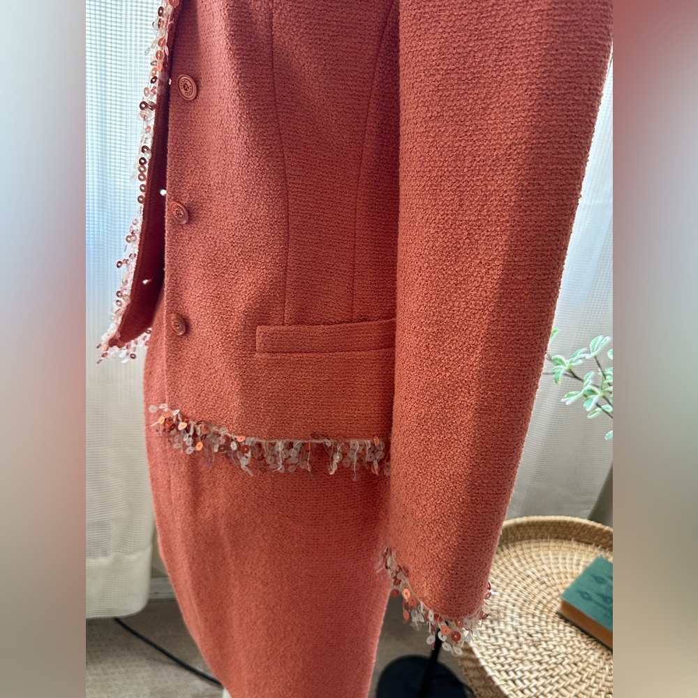 Louis Feraud Vintage Coral Embellished Women's Blazer and Skirt Set - Picture 4 of 13